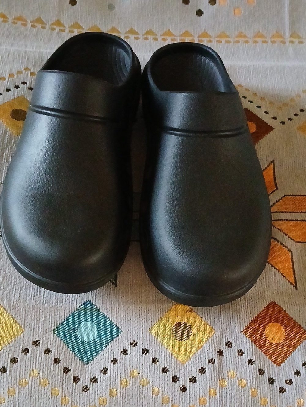 Oofas Black OOfoam Clogs for Comfort and Healing Unisex